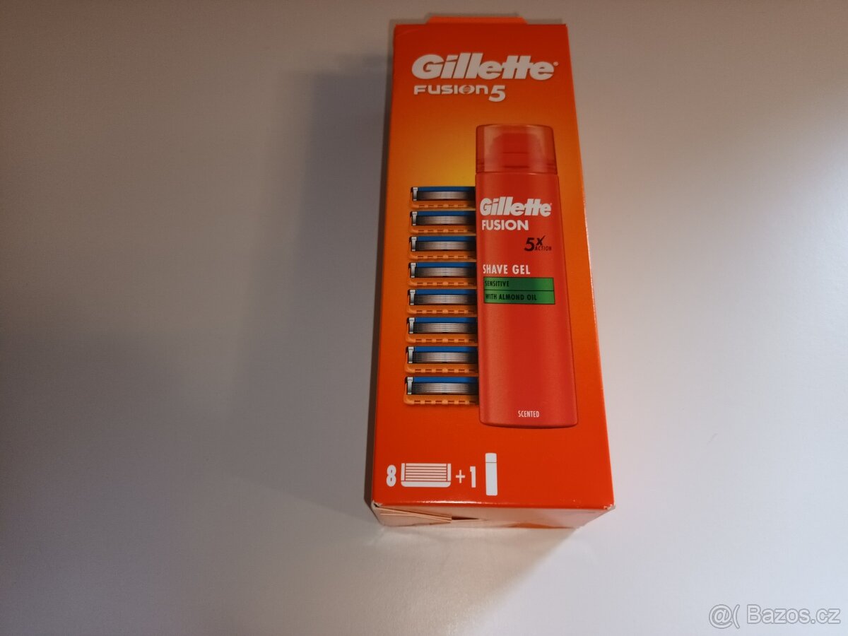 GILLETTE Fusion5 Náhradní hlavice 8 ks +Gel 200 ml