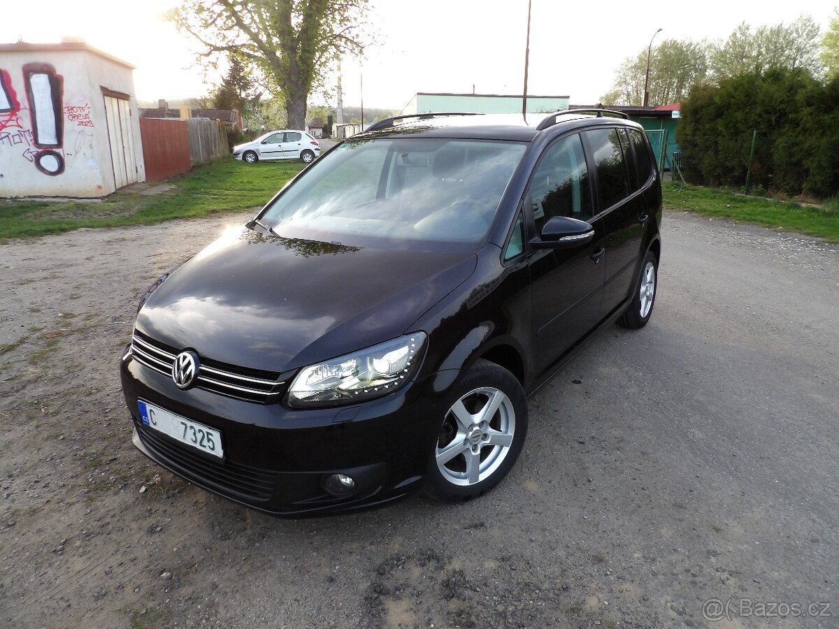 VW TOURAN 1.4 TSi 103 kW Bi-XENON S.KNIHA ROZVODY