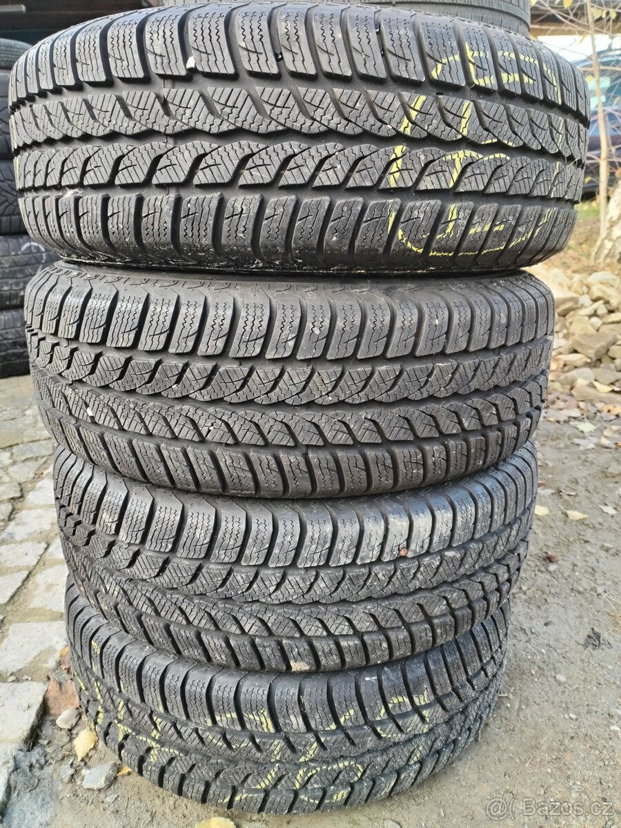 195/65/14 zimni pneu UNIROYAL 195/65 R14