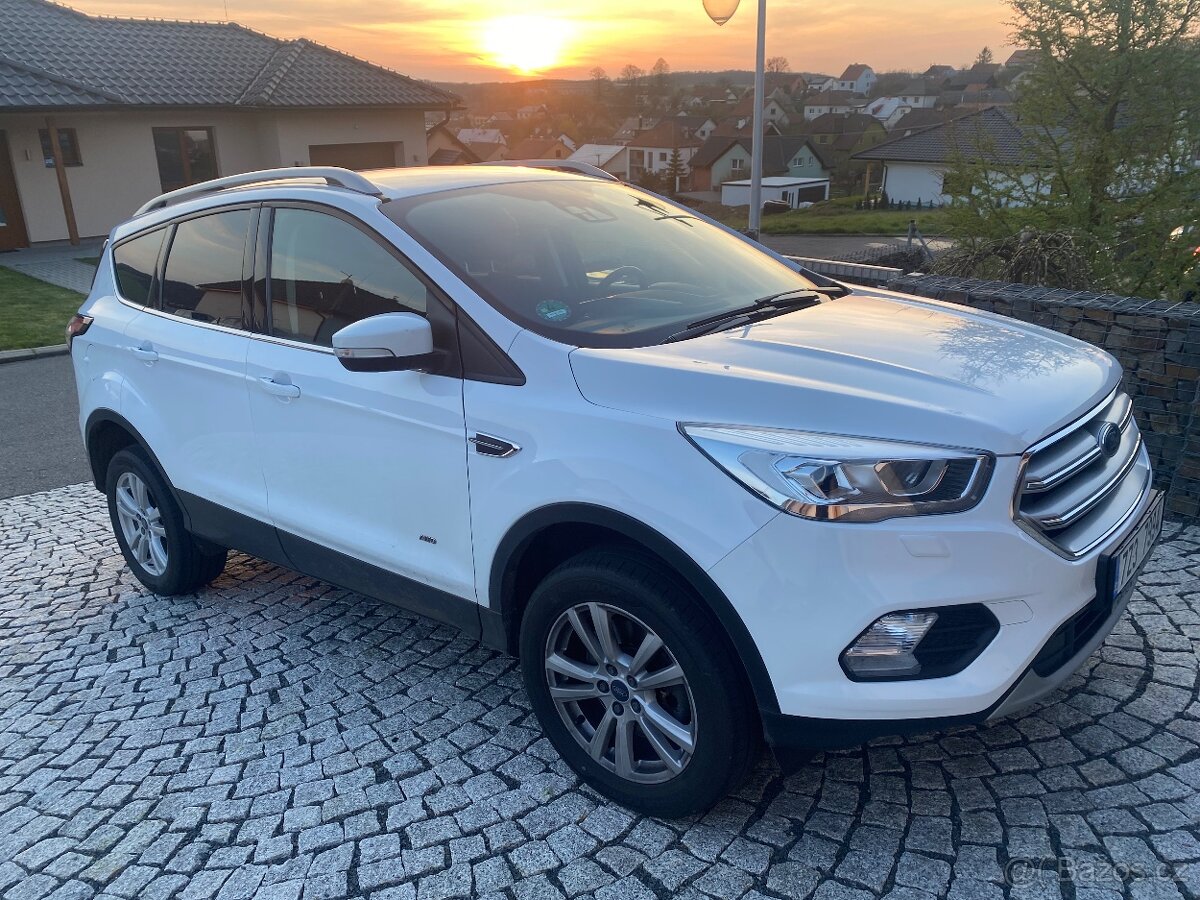 FORD KUGA 4X4 AUTOMAT 1.5 129KW 8/2018 104 000KM