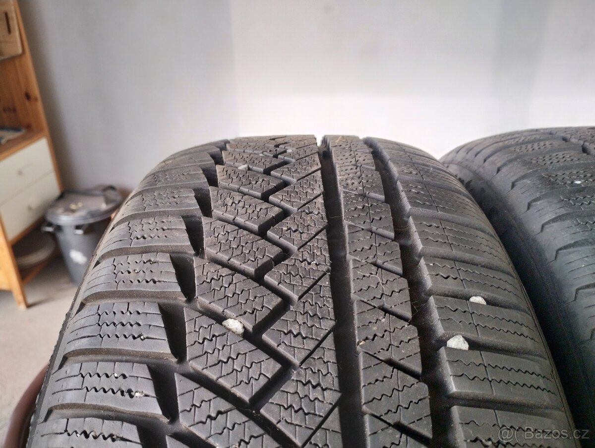 235/45 R17 zimní Continental