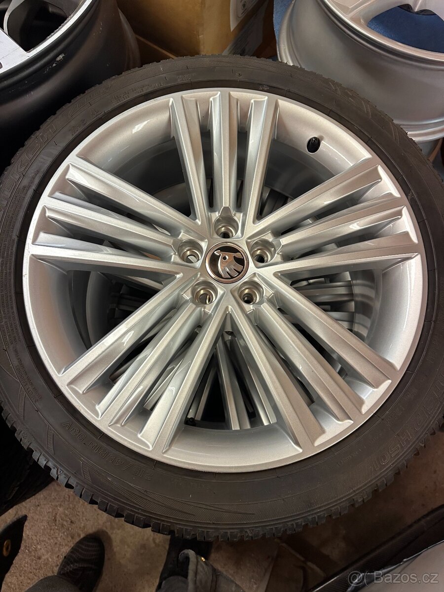 Zimní NOVÉ kola Škoda Sirius 18" s novými pneu 215/45 R15