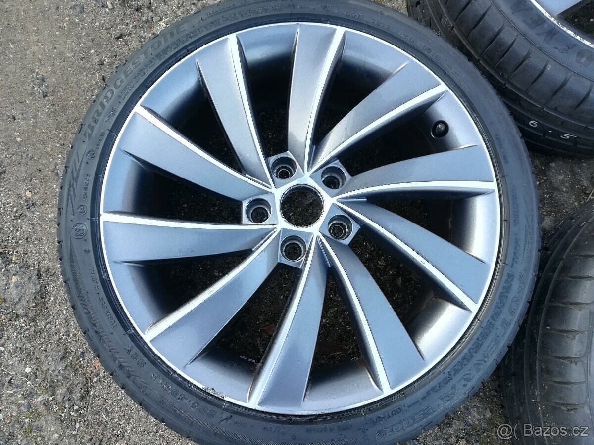 Letní sada org. Škoda PEGASUS 18" - 5x112 - 225/40/18