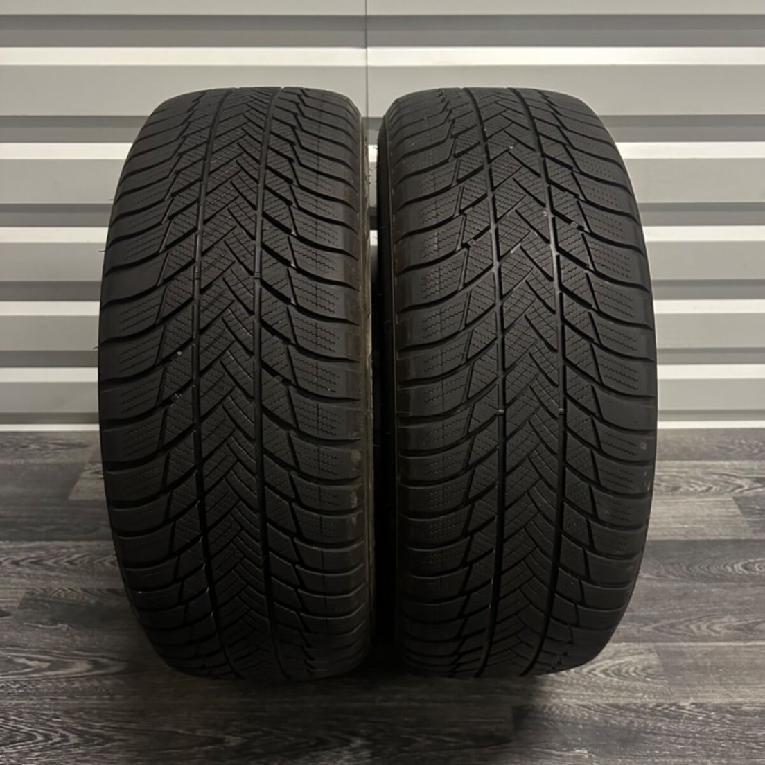 2ks pneu 225/60/17 BRIDGESTONE