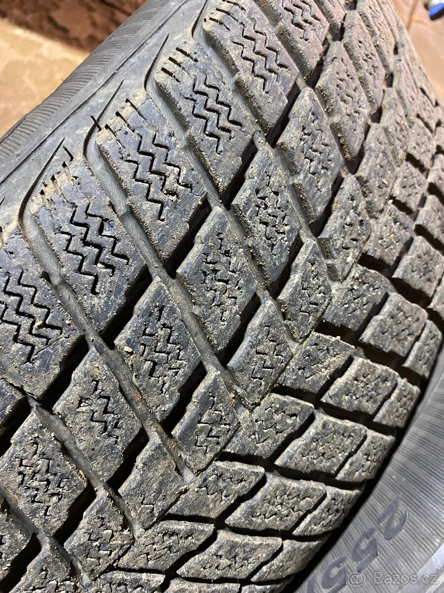 Prodám zimní pneu na Hyundai Terracan offroad 255/65 R16