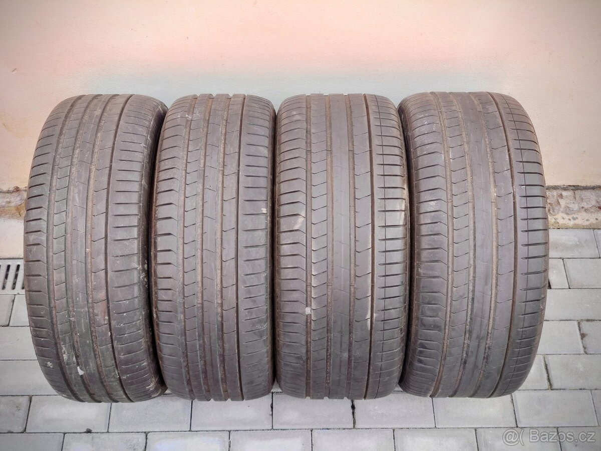 Sada letních pneu Pirelli P-Zero dvourozměr R19