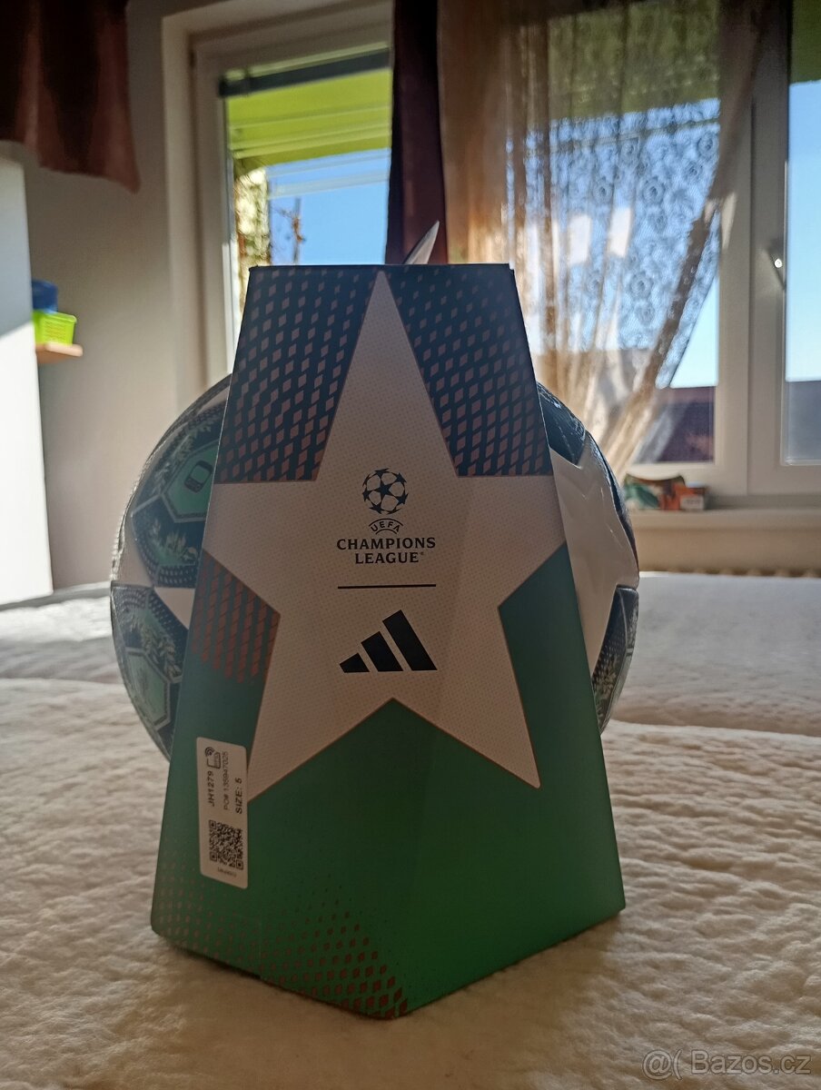 Míč adidas UCL Pro