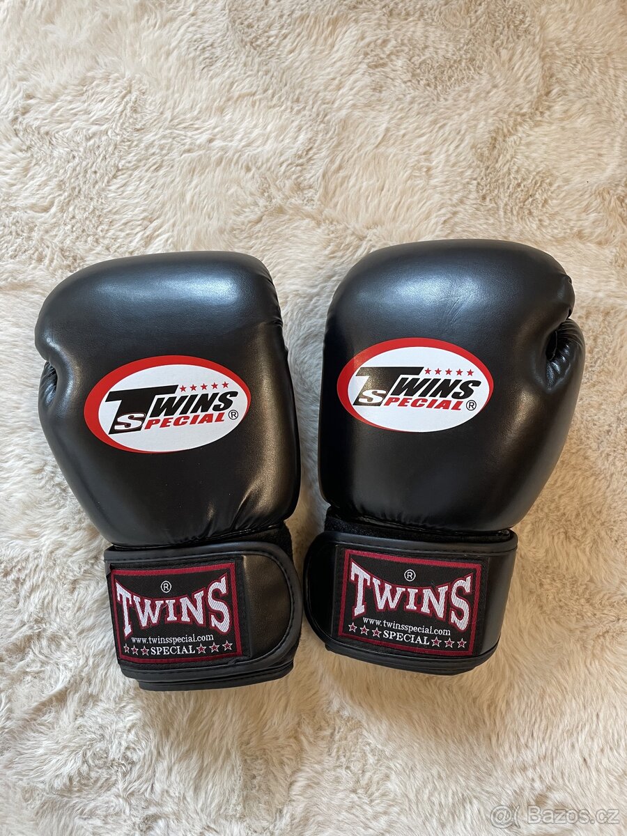 Twins boxerské rukavice 12oz