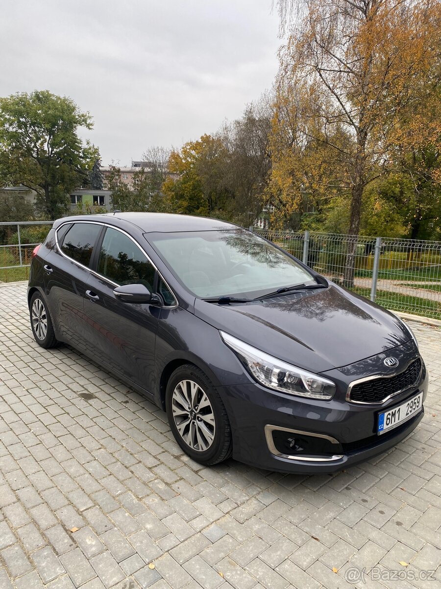 Kia Ceed 1.4 CVVT, 73kw - nová STK, zadní kamera 2016