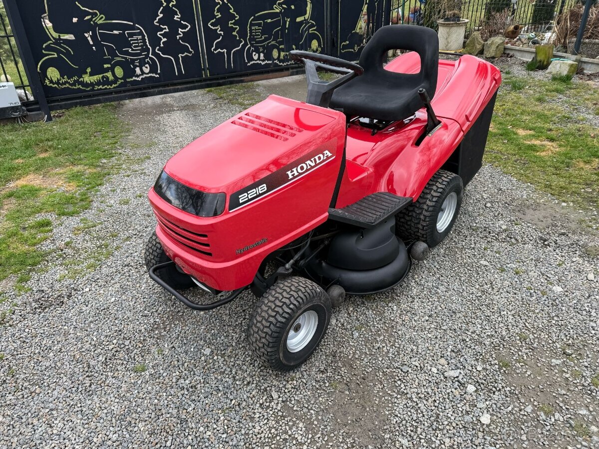 Na prodej traktor Honda 2218