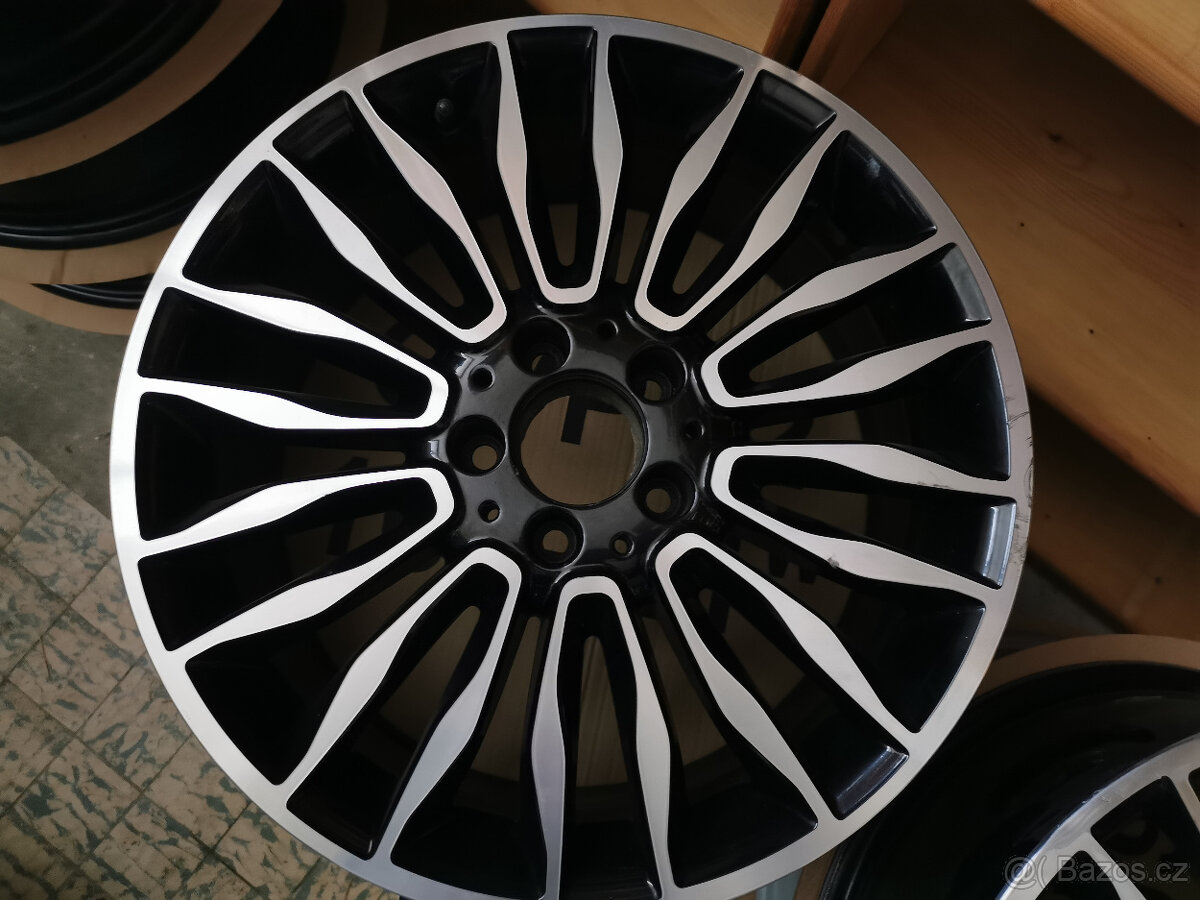 Mercedes Benz V (W447) - originál 18" alu disky (2 ks)