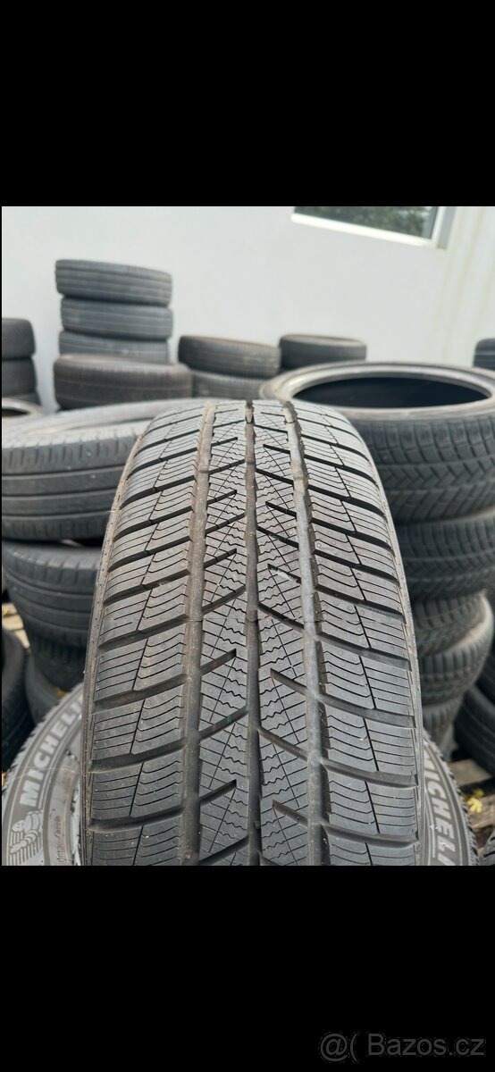 Pneu 205/45 R18 90V BARUM POLARIS ZIMNÍ