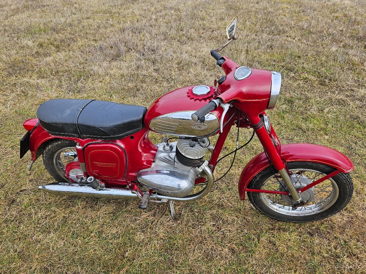 Jawa 350/360 panelka veteranske spz