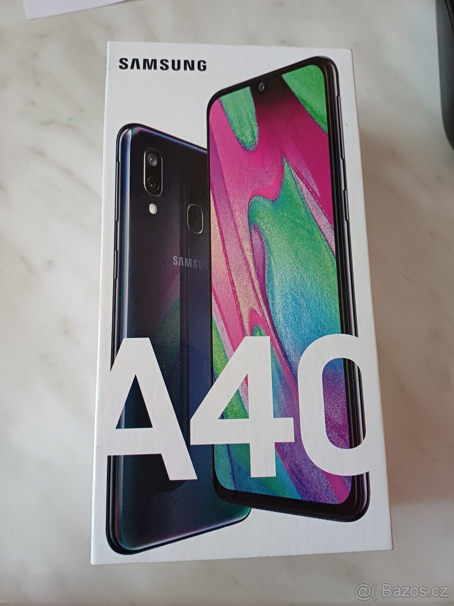 SAMSUNG GALAXY A40 - pěkný stav