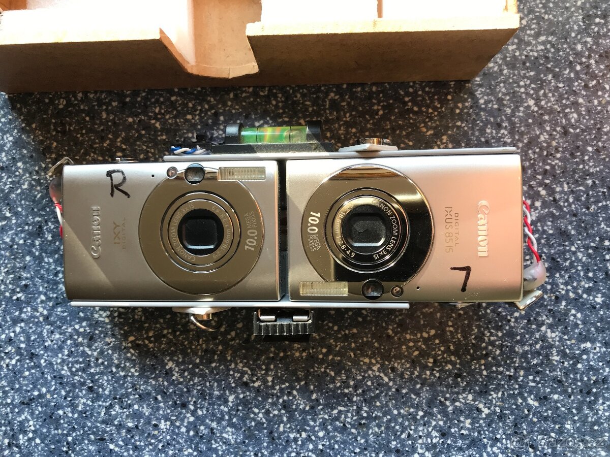 Stereofotoaparát, 2 x kompakt Canon Ixus 85