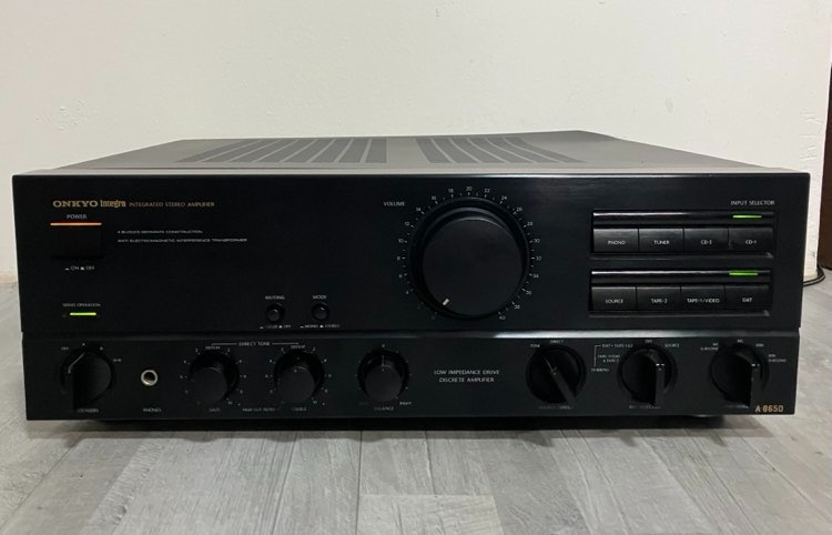 Zesilovač ONKYO Integra A-8650 2x80W rok 1989