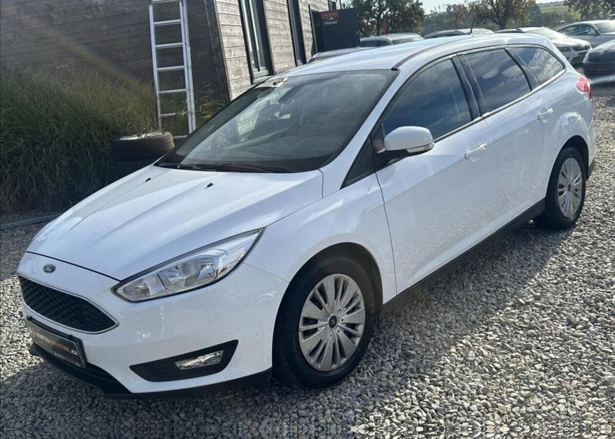 Ford Focus 1,6 16V DIGIKLIMA,VÝHŘEV OKNA benzín manuál 77 kw