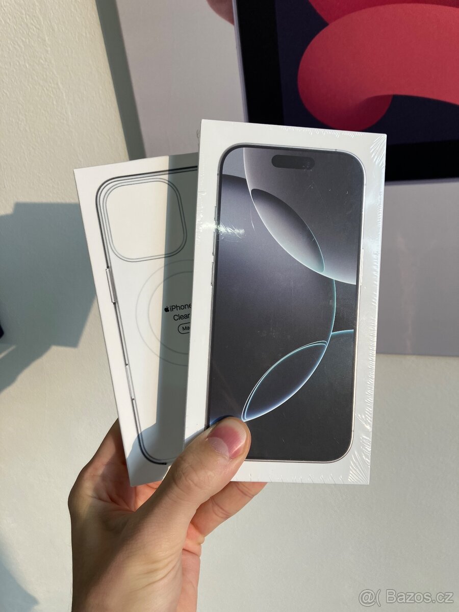 iPhone 16 Pro 256 GB bílý titán