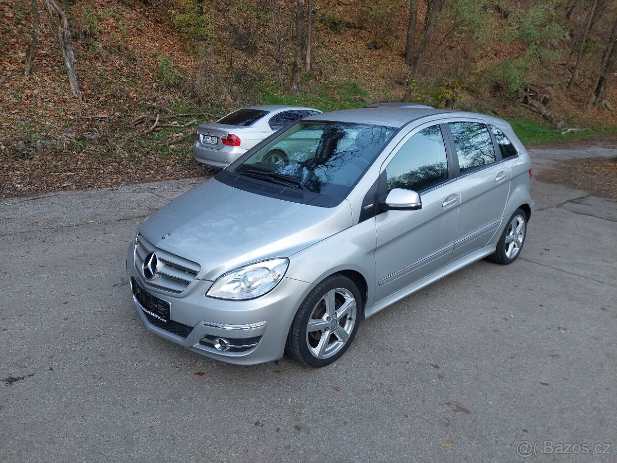 Mercedes-Benz B180, 85kw, benzín, rok 2011...