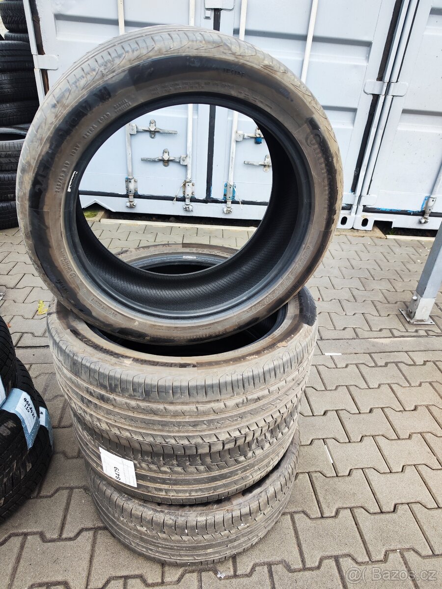 245/45R19 Letní Continental