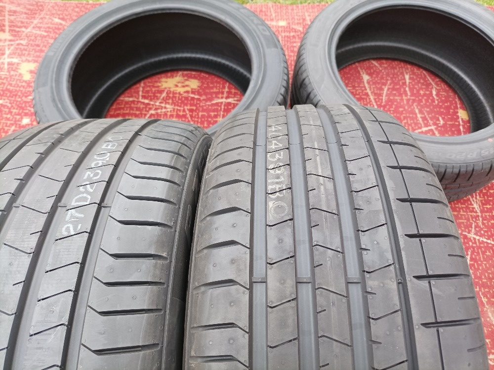 Pirelli P ZERO PZ4 285/40 R20 104Y AR