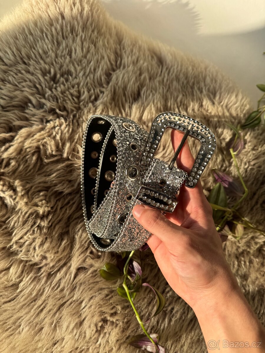 Opium GEN Z y2K Bb Belt Shiny Pásek