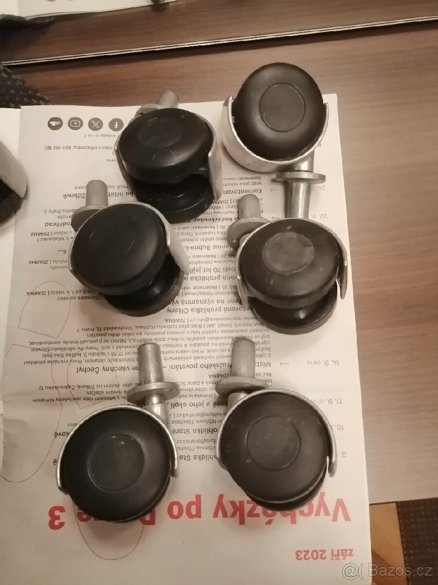Kolečka k židli