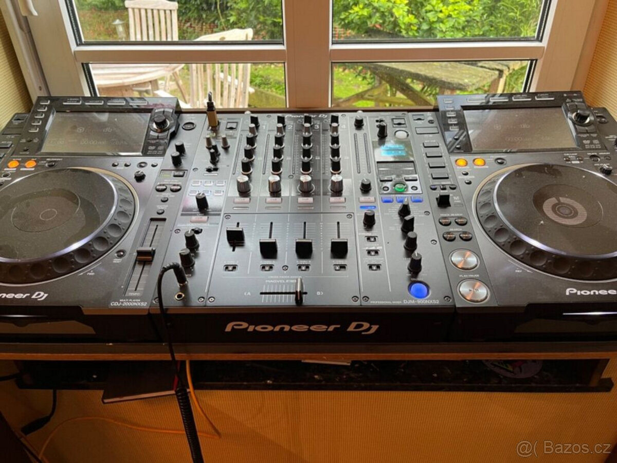 Sada CDJ2000NXS2 a DJM900NXS2