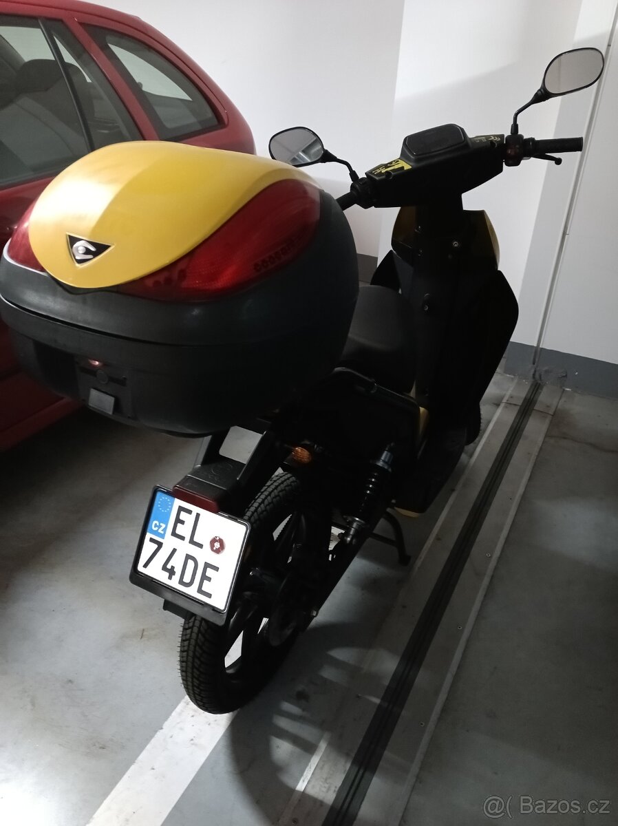 Elektrický skútr Torrot Muvi L1,4000km,r.2019