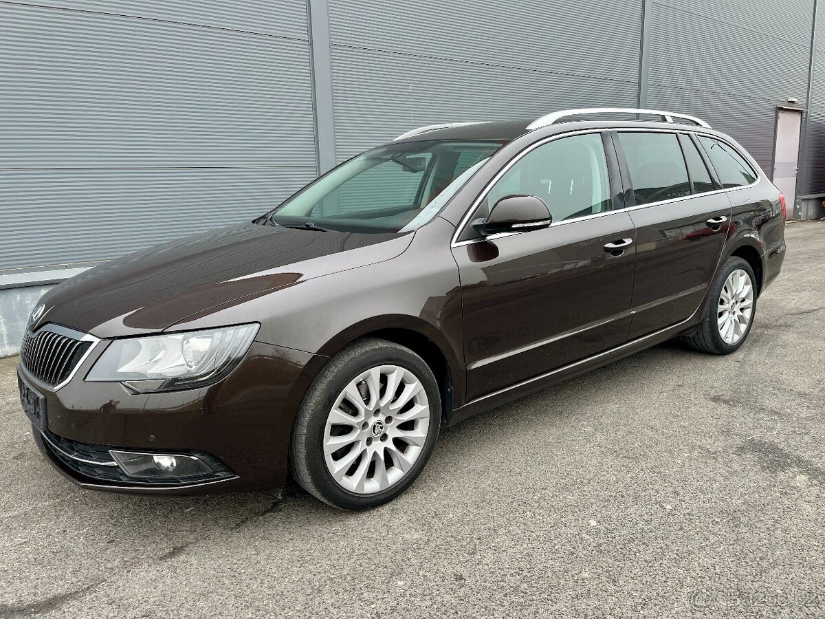 Škoda Superb 2 Combi 2.0TDI 103kW DSG Navi VÝHŘEV Bi-Xenony