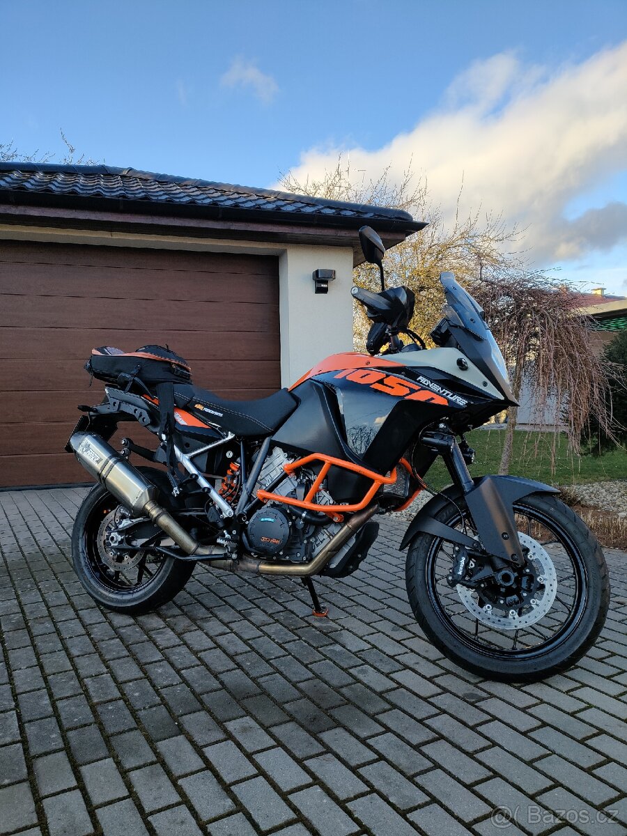 MOTOCYKL KTM 1050 ADVENTURE