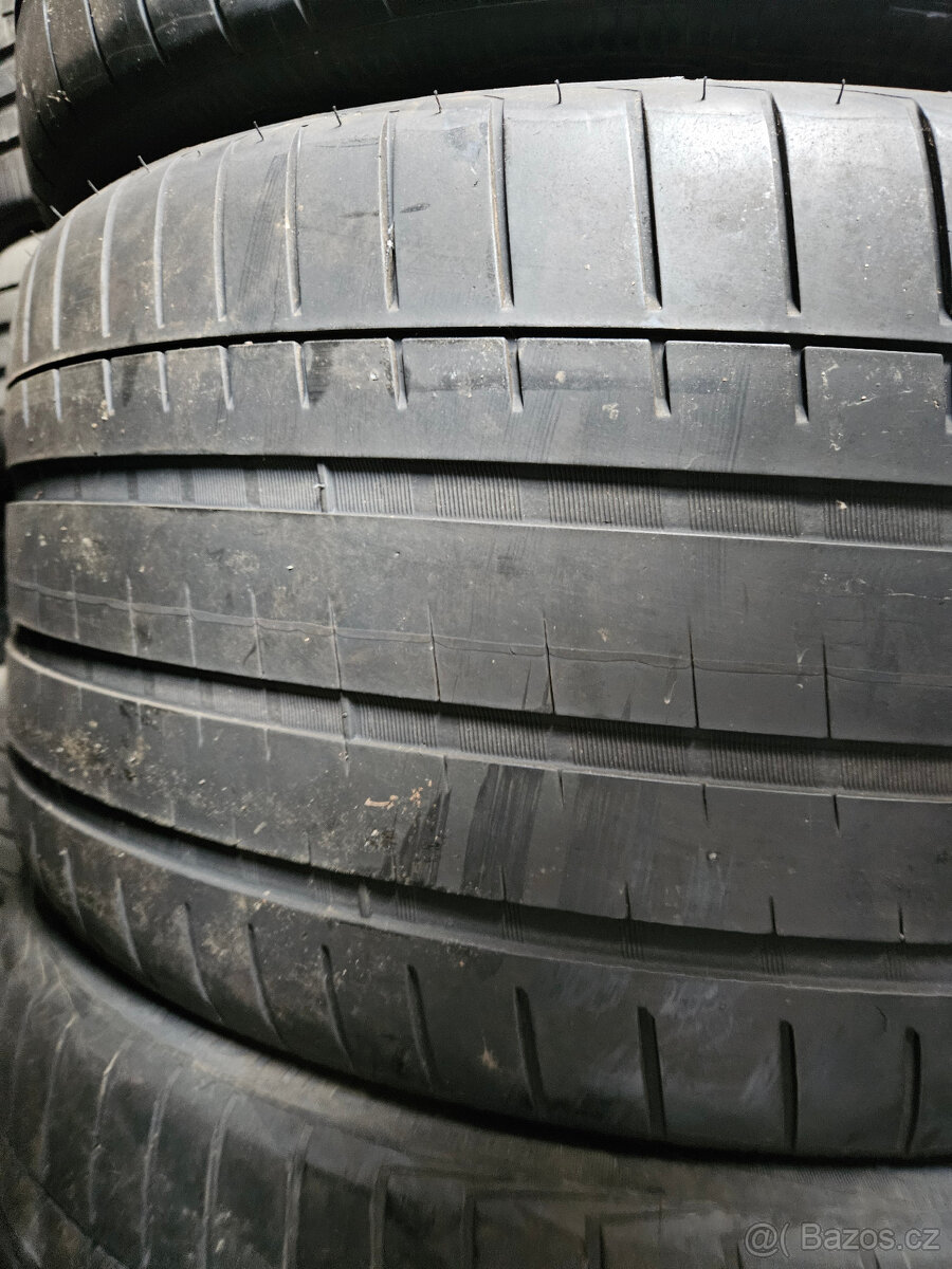 245/40R20 99Y  XL(ZR)Vredestein