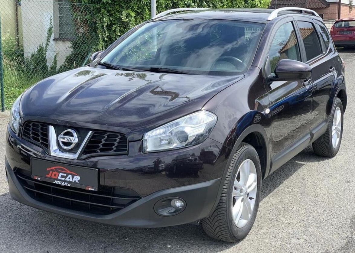 Nissan Qashqai 2 1.6i 16v 7 MÍST ČR 1. MAJ manuál 86 kw