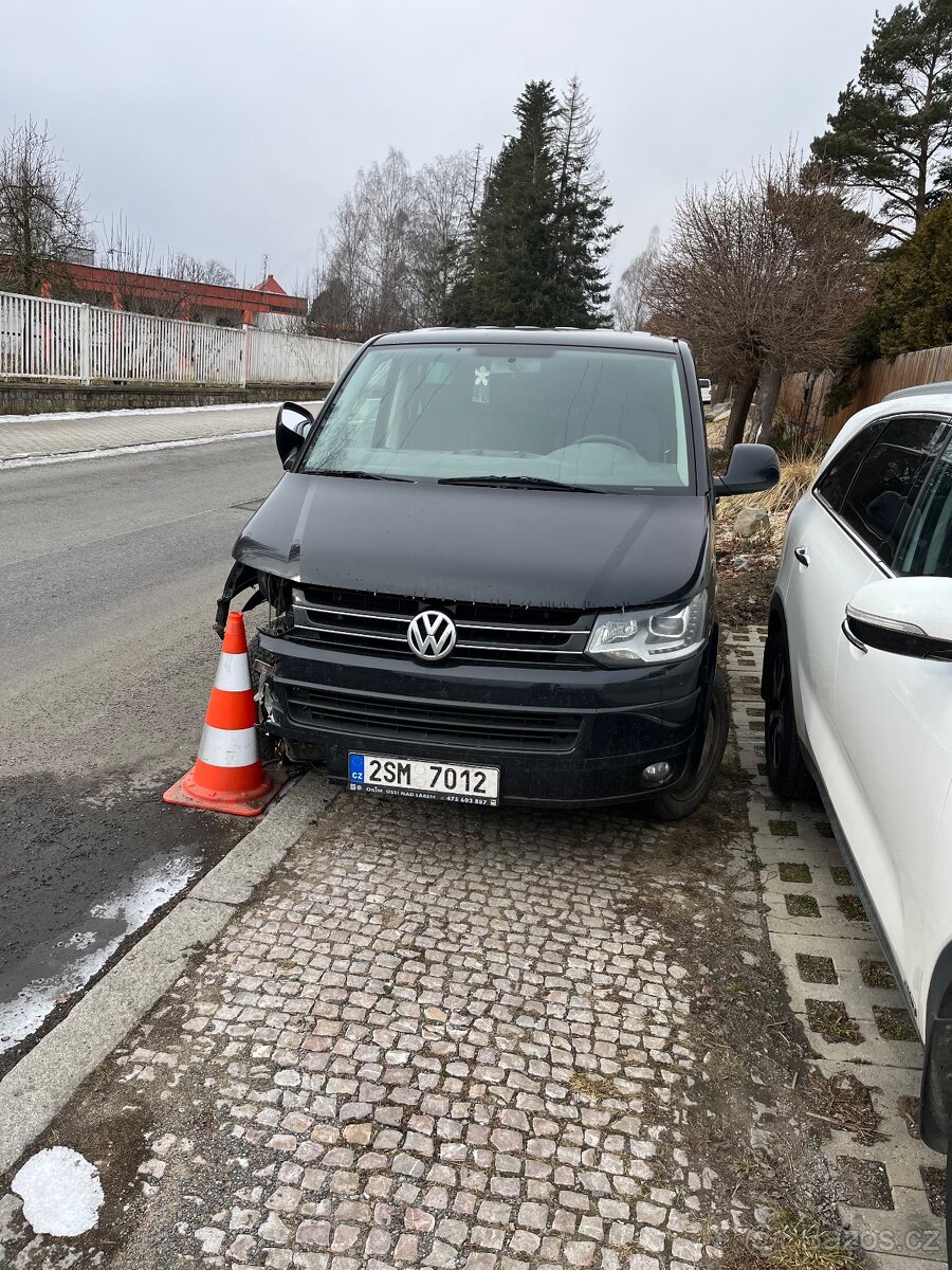 VW Transporter Caravelle 2.0TDI - havarované