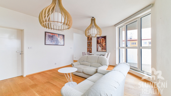 Pronájem bytu 2+kk, 62m², Uherské Hradiště - Derflanská