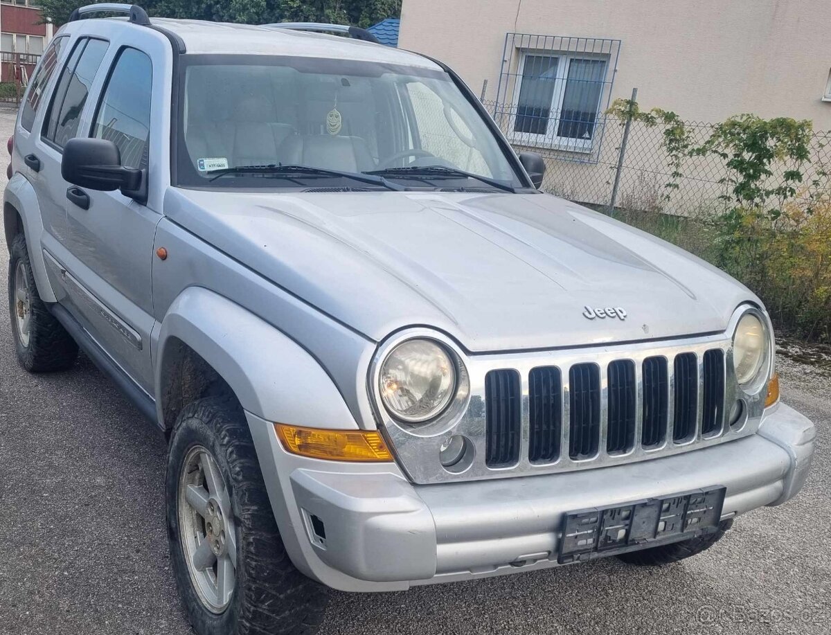 Rozprodám Jeep Cherokee KJ 2.8 crd 120kw automat FACELIFT