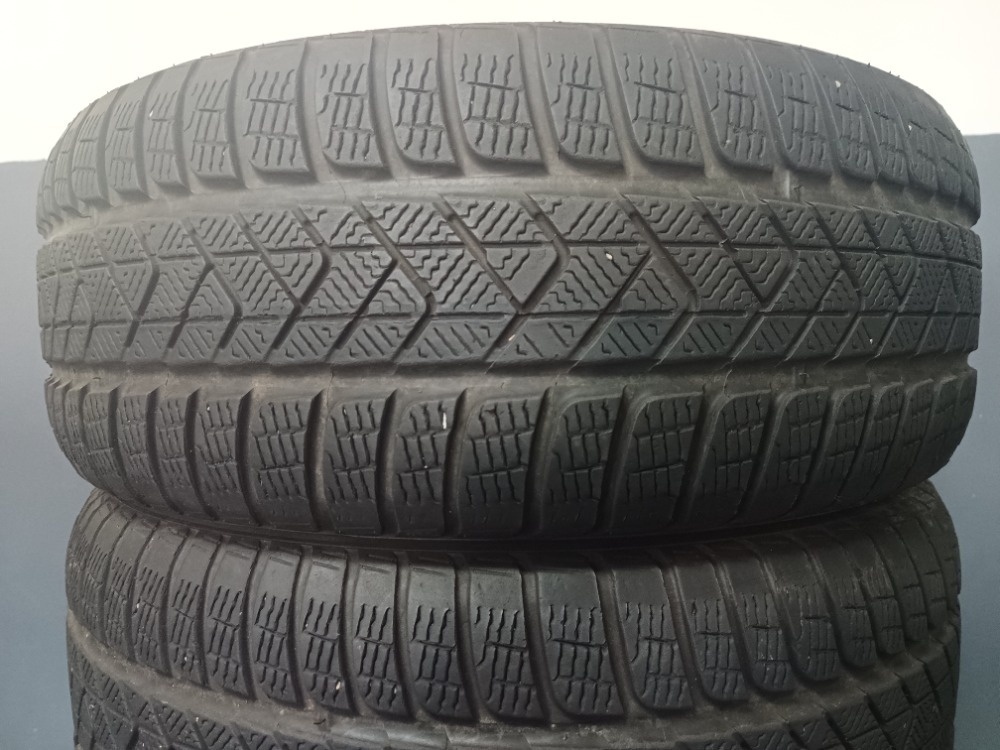 245/45 R19 PIRELLI (4521)