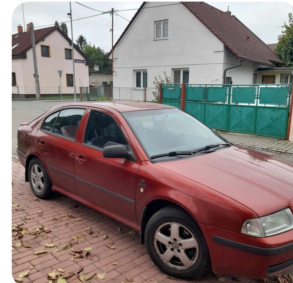 Octavia rok 2004 1.9Tdi 81Kw rezervace