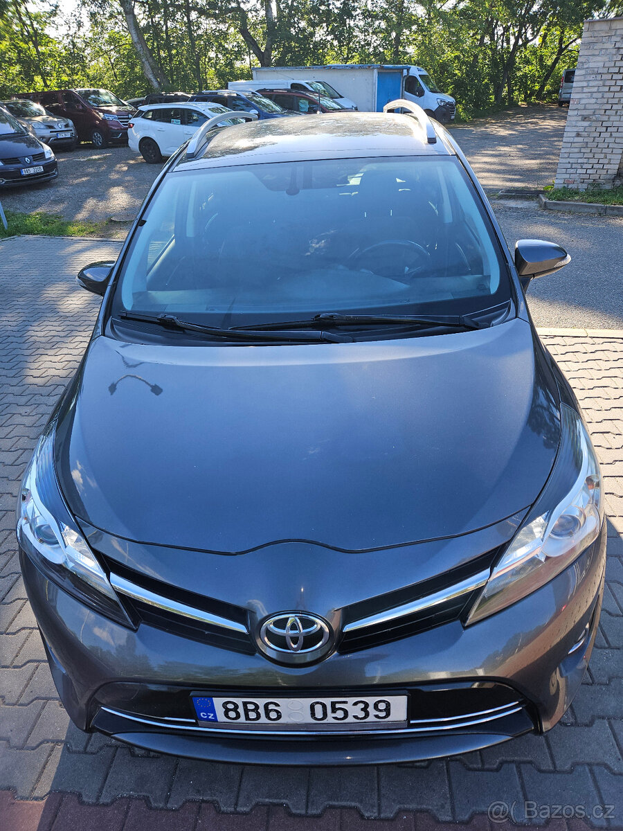 Toyota Verso 2.0 D-4D r.v 2013-koupeno jako nové v ČR