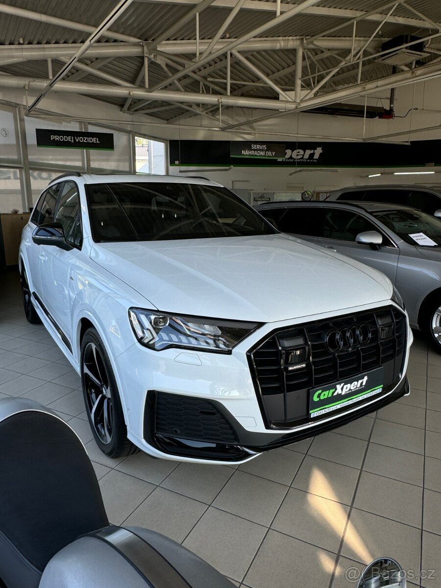 Audi Q7 3,0 TDI S-Line 7 míst, panorama, noční vidění