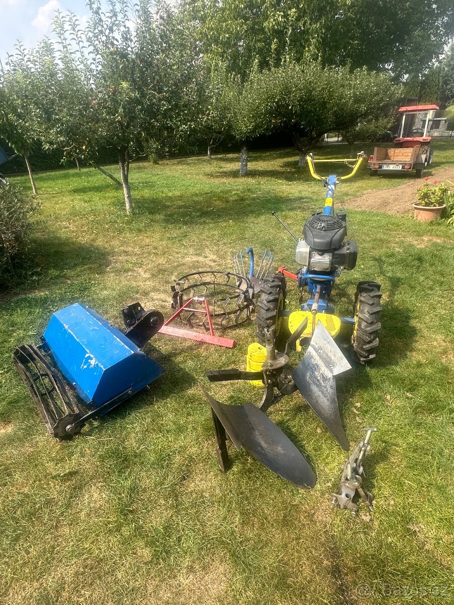 Malotraktor Agzat