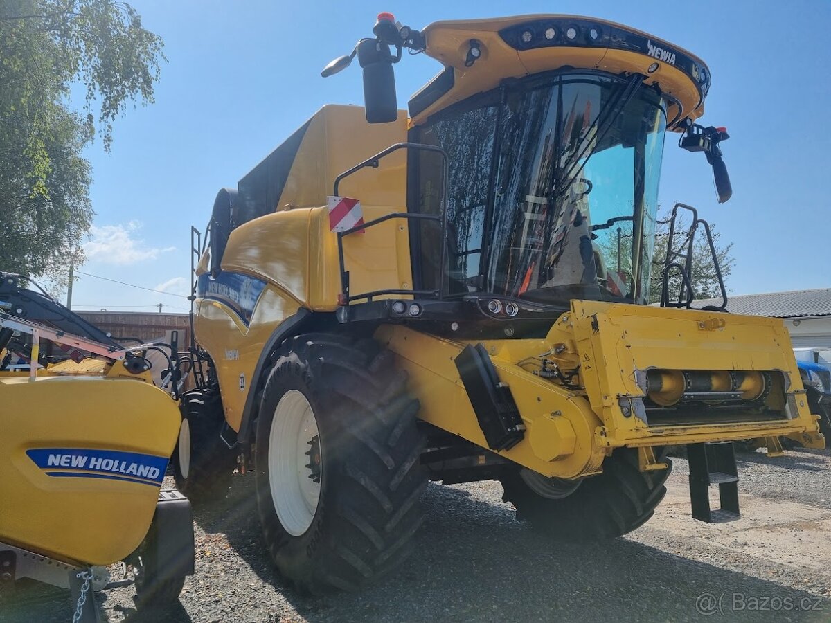 Sklízecí mlátička NEW HOLLAND CX 8.70 SL