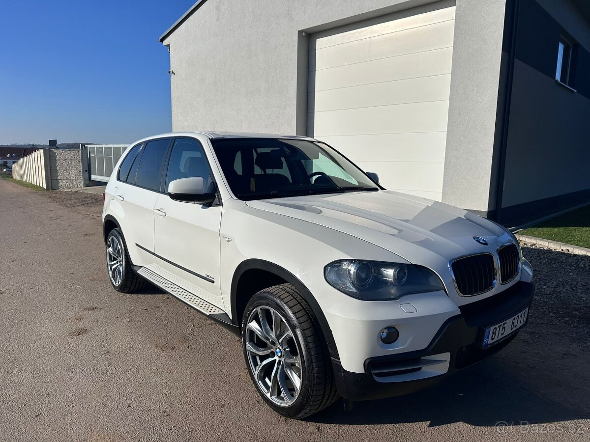 BMW X5 E70 3.0si  (7.míst)