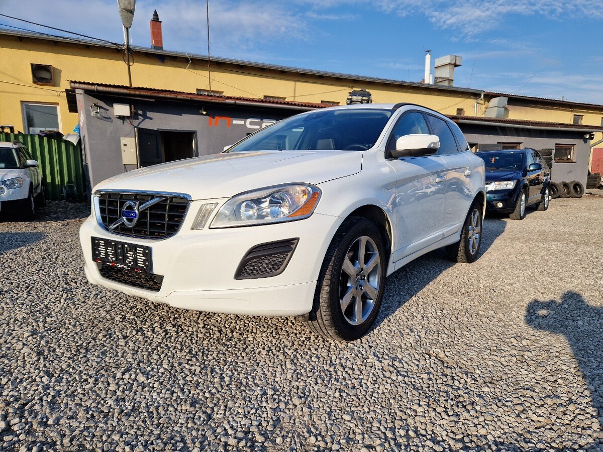 Volvo XC60,2.4D,120KW,AWD,MANUÁL,R.V.2012