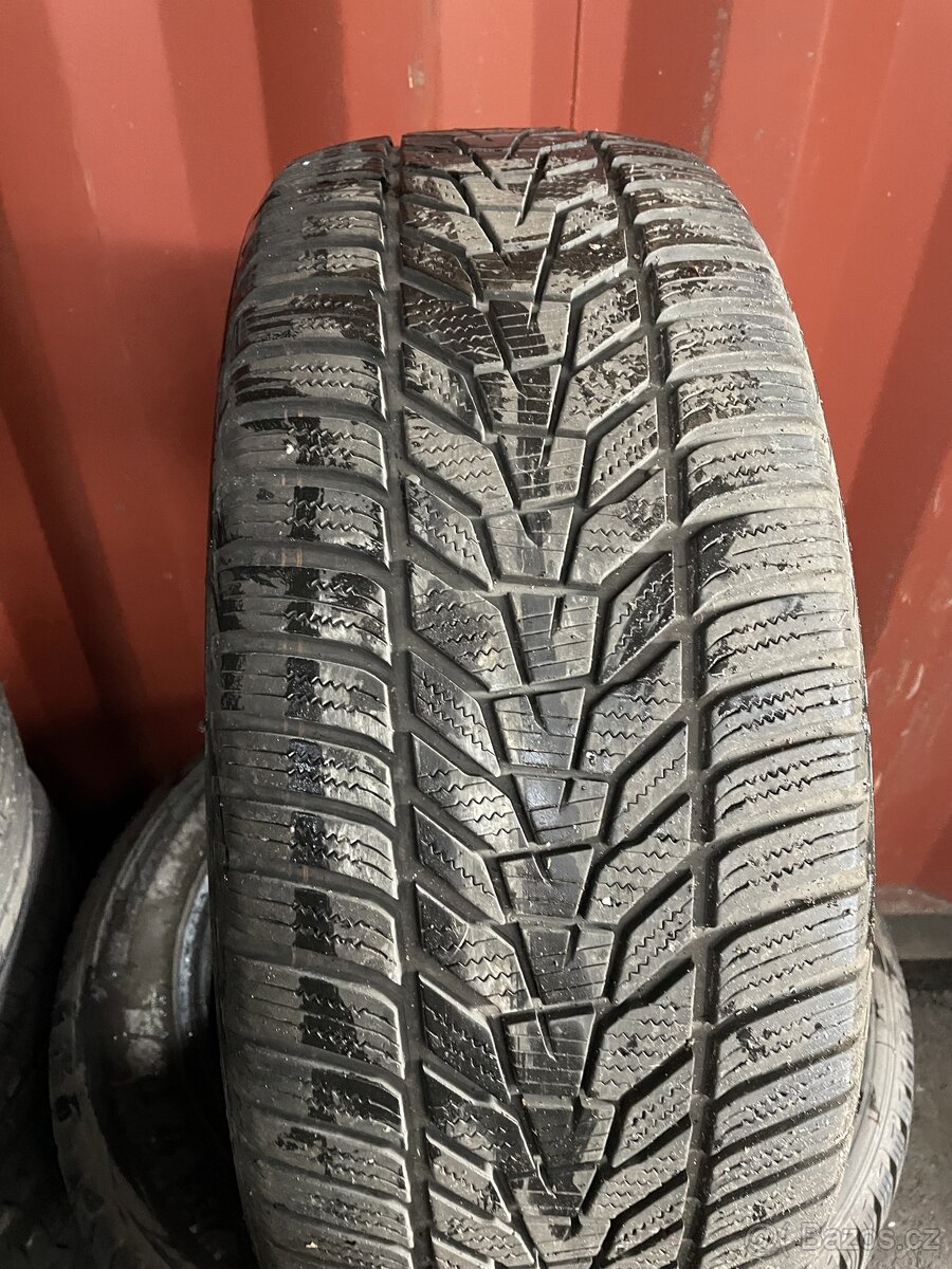 Zimní pneu 235/55R18