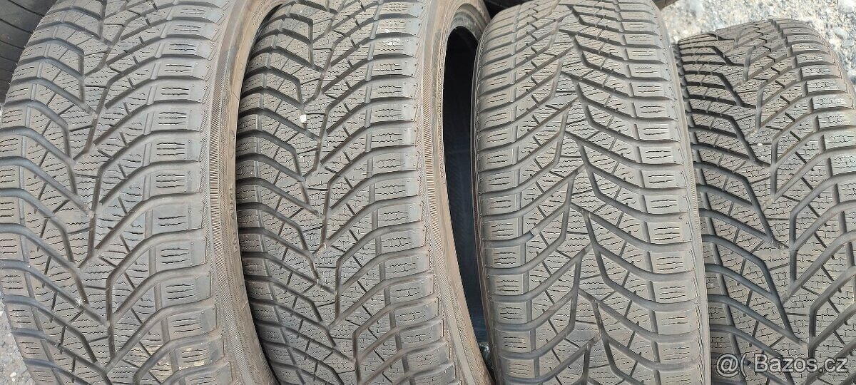 Zimni 205/45 R17 88V XL Yokohama v905 zanovni pneu