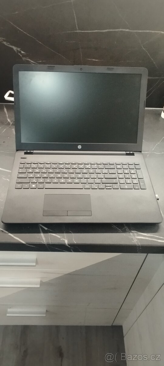 Prodám notebook-laptop HP, podložka,myš, brašna..málo pouziv