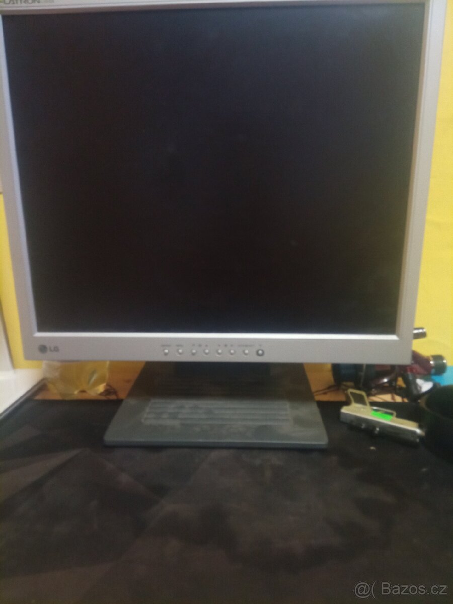 Prodám počítač a monitor