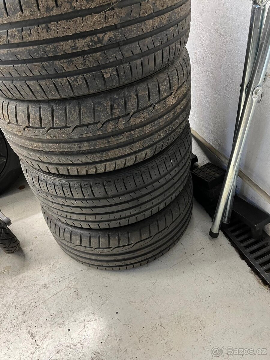 Prodám 4x letní pneu 225/40 R18