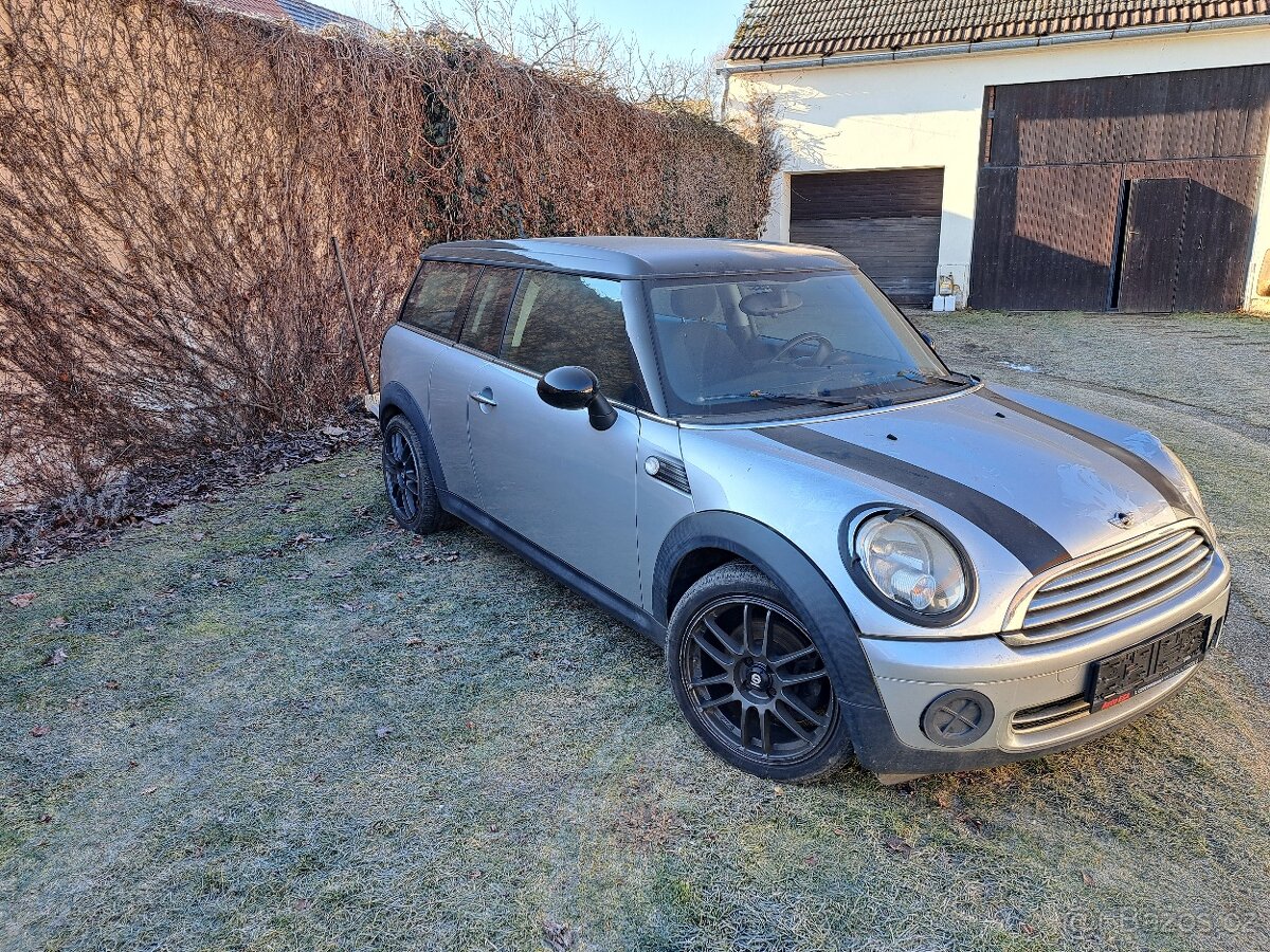 Mini clubman 1.6. Rezervace do pondělí